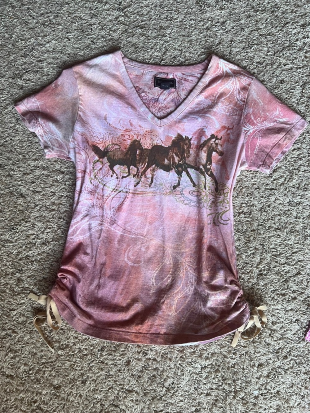 RARE Bit & Bridle 90’s vintage whimsy western pink hued graphic running horses T